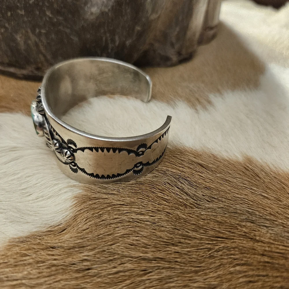Ray Bennett Cuff, Native Made - Picture 2 of 3